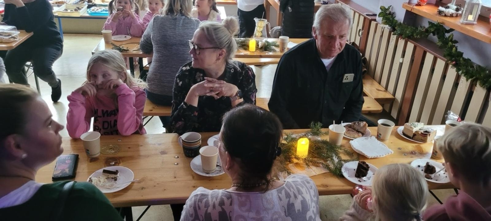 Zdjęcie w galerii na portalu naszraciborz.pl: Wyjątkowy kiermasz świąteczny w Przedszkolu nr 3 w Raciborzu wiadomości z regionu