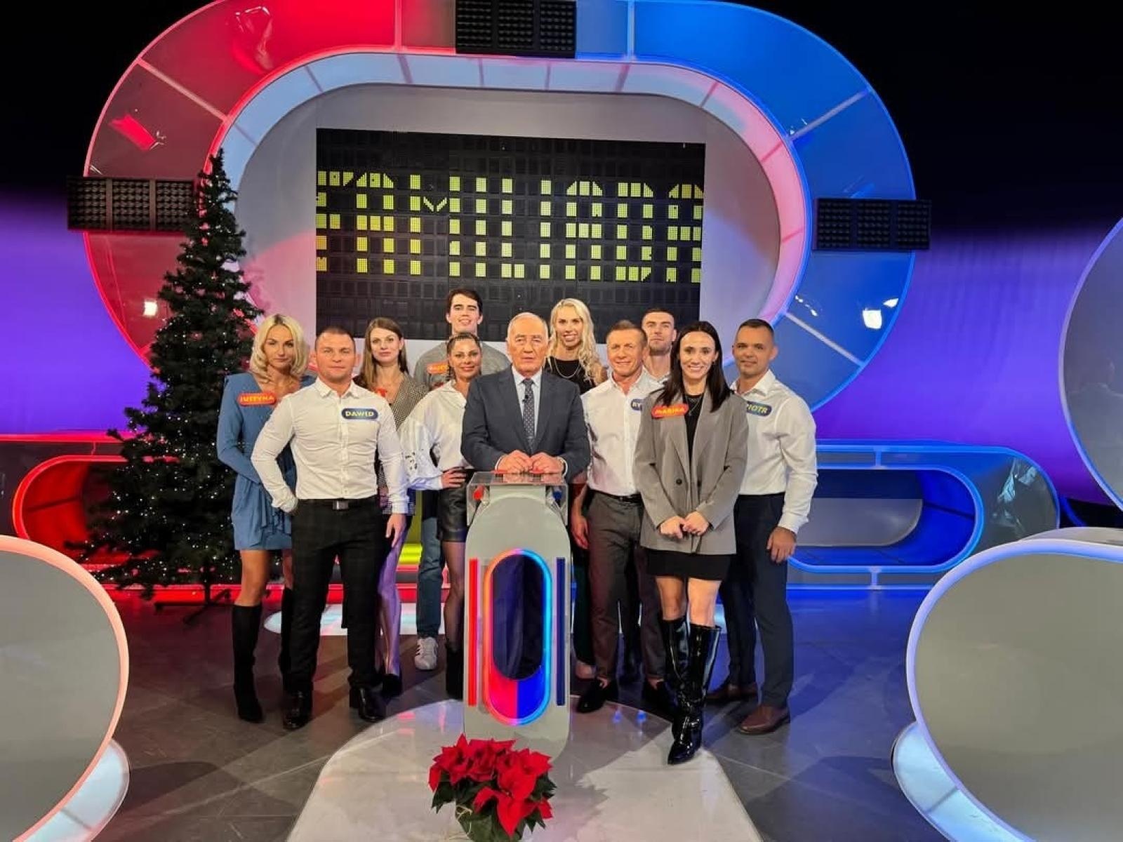 Zdjęcie w galerii na portalu naszraciborz.pl: Świąteczne wydanie Familiady TVP z udziałem mistrzów olimpijskich z Raciborza wiadomości z regionu