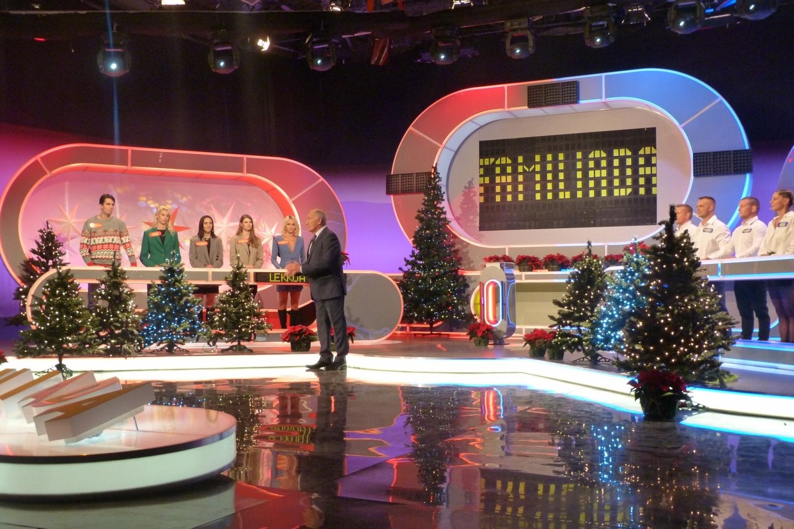 Zdjęcie w galerii na portalu naszraciborz.pl: Świąteczne wydanie Familiady TVP z udziałem mistrzów olimpijskich z Raciborza wiadomości z regionu