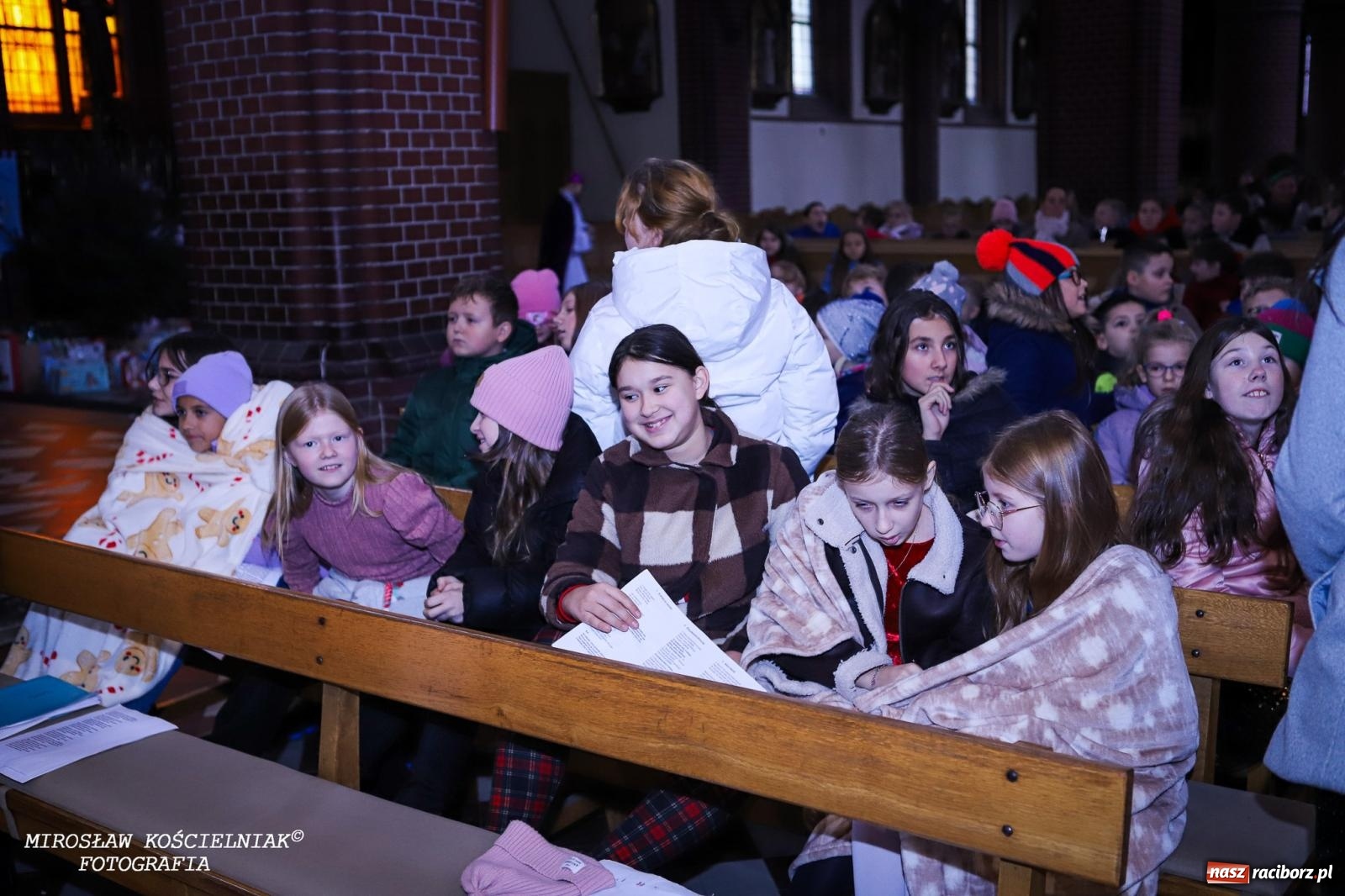 Zdjęcie w galerii na portalu naszraciborz.pl: Jasełka w kościele św. Mikołaja – świąteczne przesłanie miłości i pokoju wiadomości z regionu