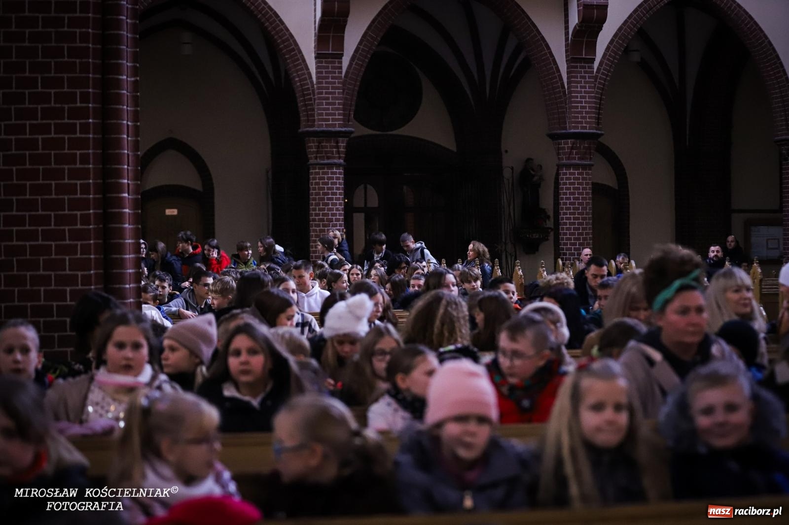 Zdjęcie w galerii na portalu naszraciborz.pl: Jasełka w kościele św. Mikołaja – świąteczne przesłanie miłości i pokoju wiadomości z regionu