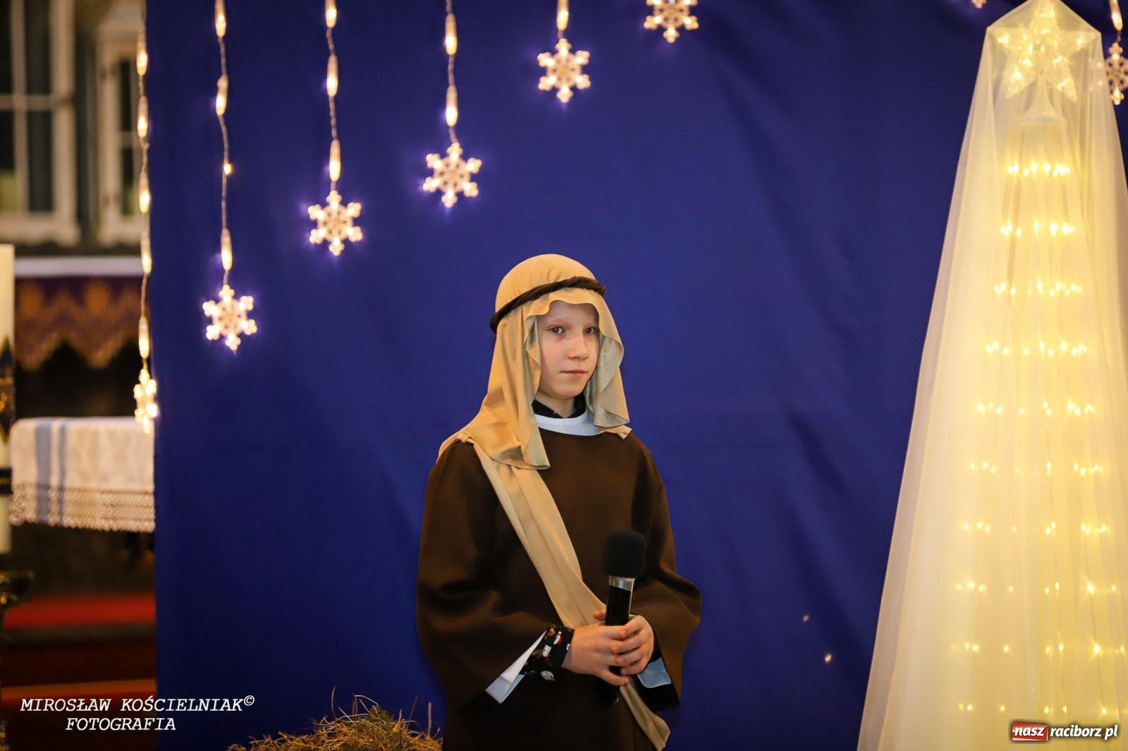 Zdjęcie w galerii na portalu naszraciborz.pl: Jasełka w kościele św. Mikołaja – świąteczne przesłanie miłości i pokoju wiadomości z regionu