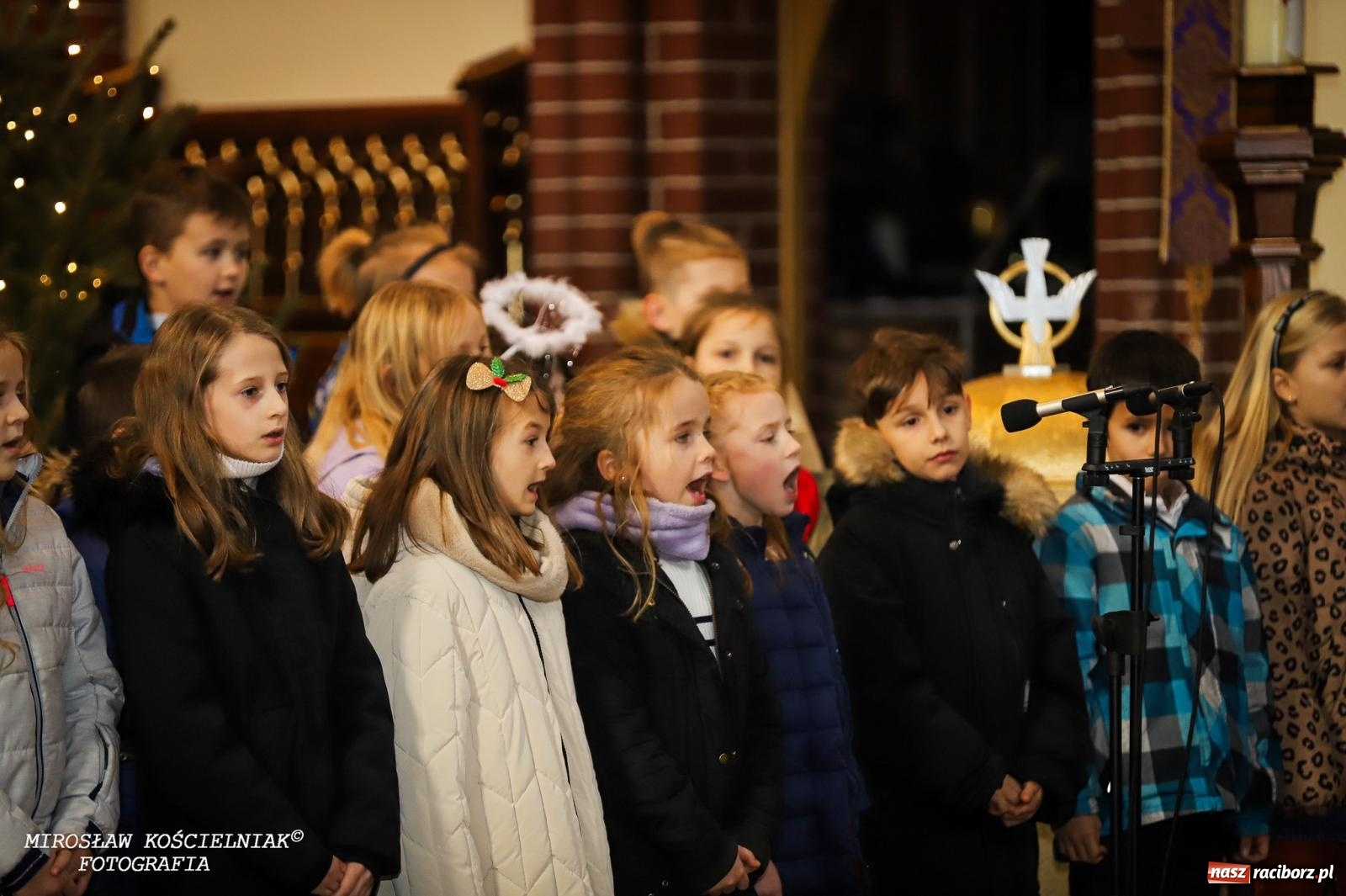 Zdjęcie w galerii na portalu naszraciborz.pl: Jasełka w kościele św. Mikołaja – świąteczne przesłanie miłości i pokoju wiadomości z regionu