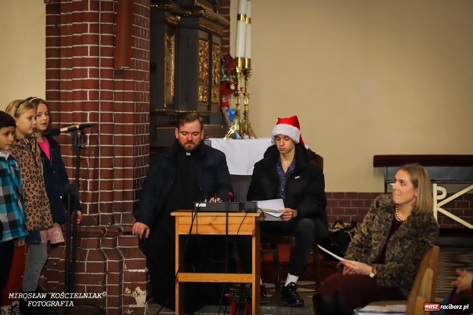 Zdjęcie w galerii na portalu naszraciborz.pl: Jasełka w kościele św. Mikołaja – świąteczne przesłanie miłości i pokoju wiadomości z regionu