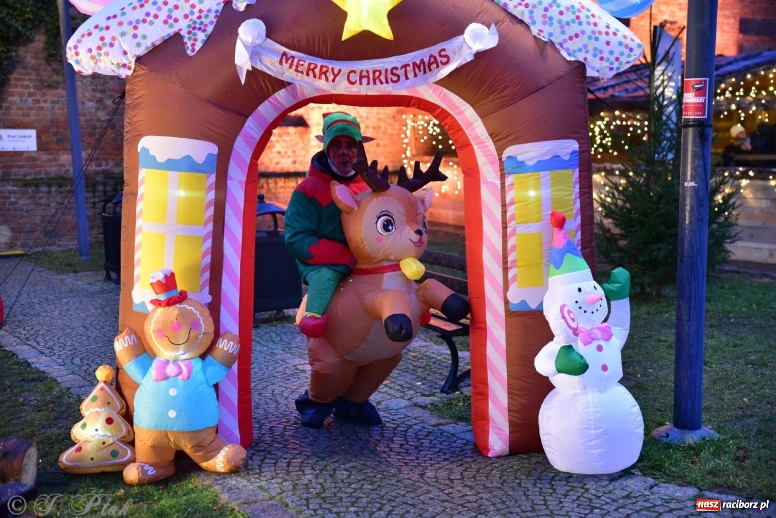 Zdjęcie w galerii na portalu naszraciborz.pl: Bajkowy zamek 2024 za nami. Cztery weekendy przedświątecznej zabawy w dawnej siedzibie Piastów wiadomości z regionu