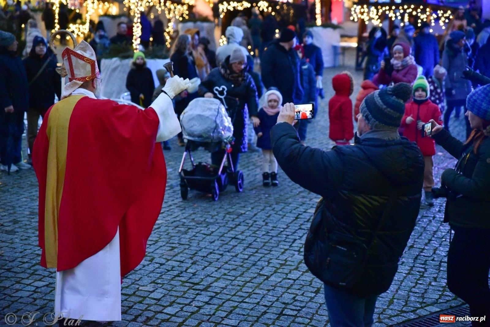 Zdjęcie w galerii na portalu naszraciborz.pl: Bajkowy zamek 2024 za nami. Cztery weekendy przedświątecznej zabawy w dawnej siedzibie Piastów wiadomości z regionu