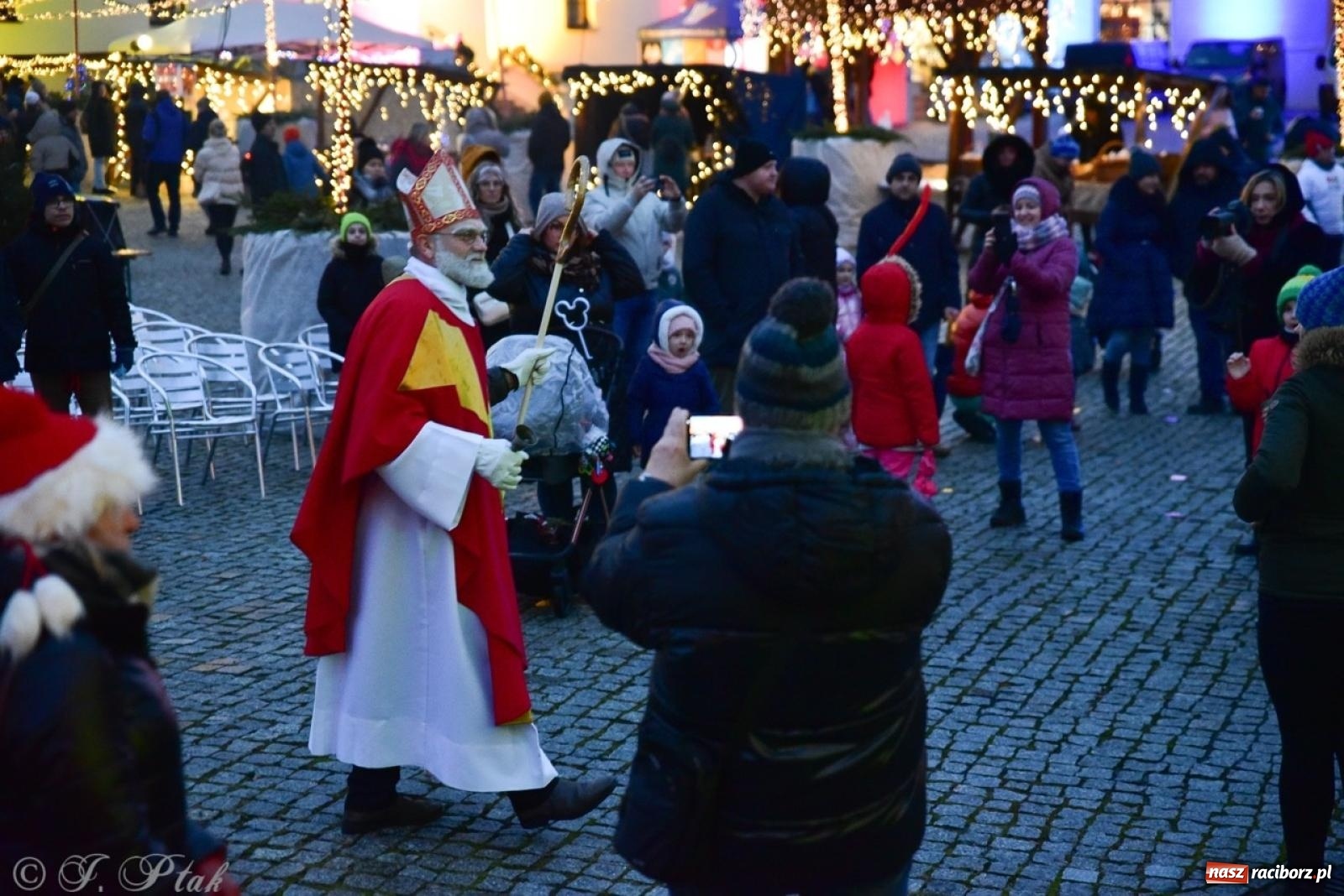 Zdjęcie w galerii na portalu naszraciborz.pl: Bajkowy zamek 2024 za nami. Cztery weekendy przedświątecznej zabawy w dawnej siedzibie Piastów wiadomości z regionu
