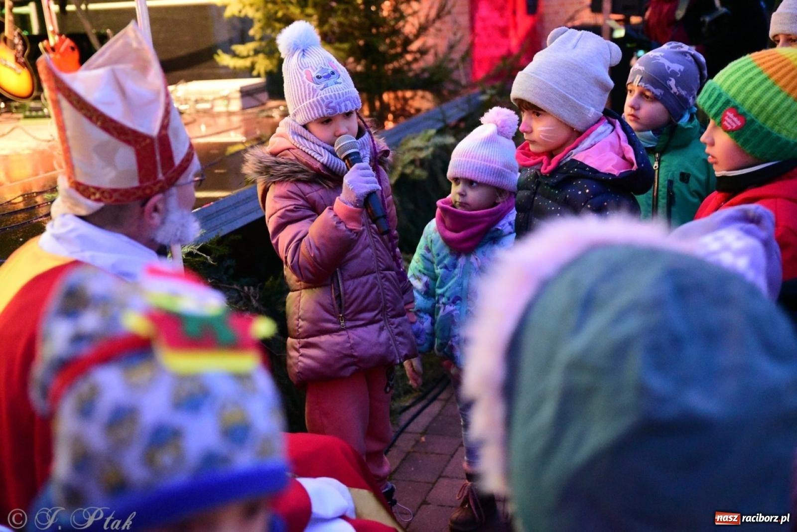 Zdjęcie w galerii na portalu naszraciborz.pl: Bajkowy zamek 2024 za nami. Cztery weekendy przedświątecznej zabawy w dawnej siedzibie Piastów wiadomości z regionu