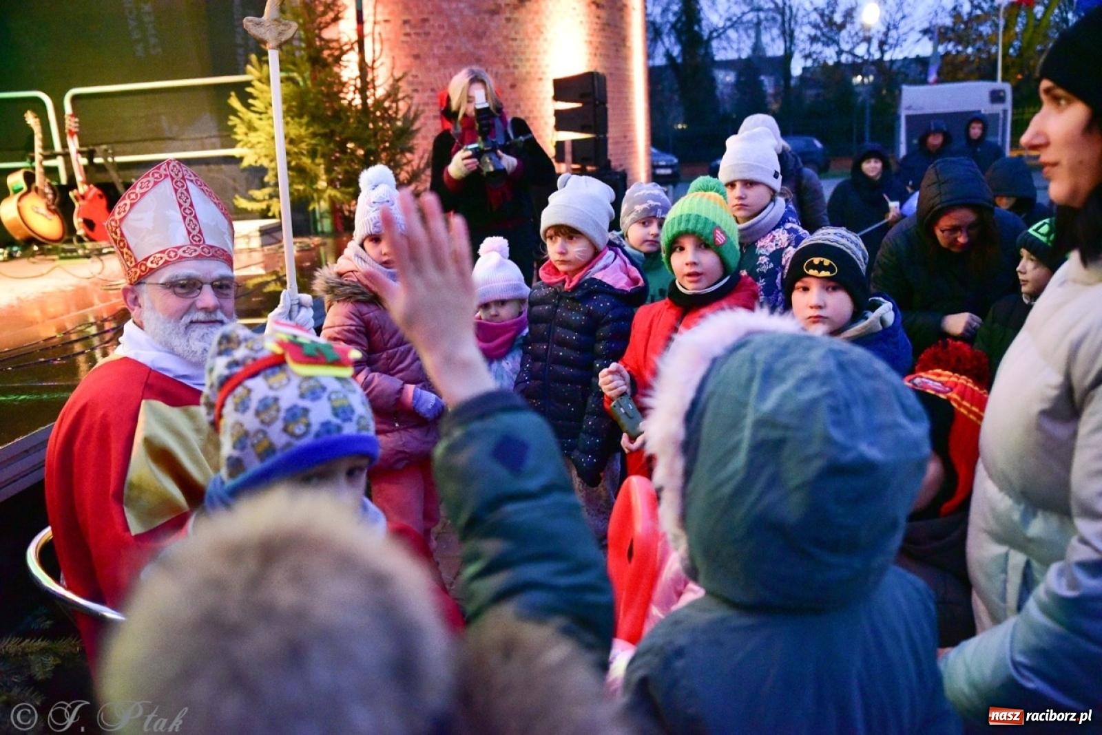Zdjęcie w galerii na portalu naszraciborz.pl: Bajkowy zamek 2024 za nami. Cztery weekendy przedświątecznej zabawy w dawnej siedzibie Piastów wiadomości z regionu