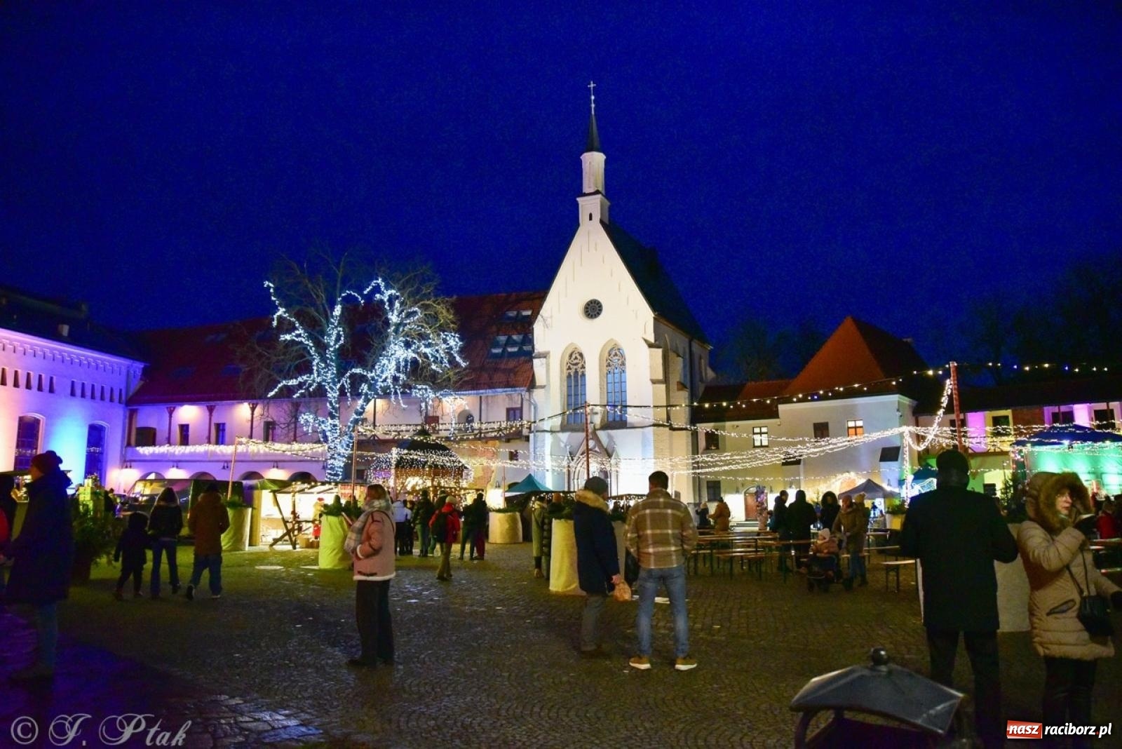Zdjęcie w galerii na portalu naszraciborz.pl: Bajkowy zamek 2024 za nami. Cztery weekendy przedświątecznej zabawy w dawnej siedzibie Piastów wiadomości z regionu