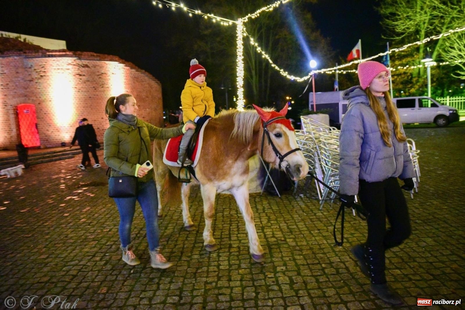 Zdjęcie w galerii na portalu naszraciborz.pl: Bajkowy zamek 2024 za nami. Cztery weekendy przedświątecznej zabawy w dawnej siedzibie Piastów wiadomości z regionu