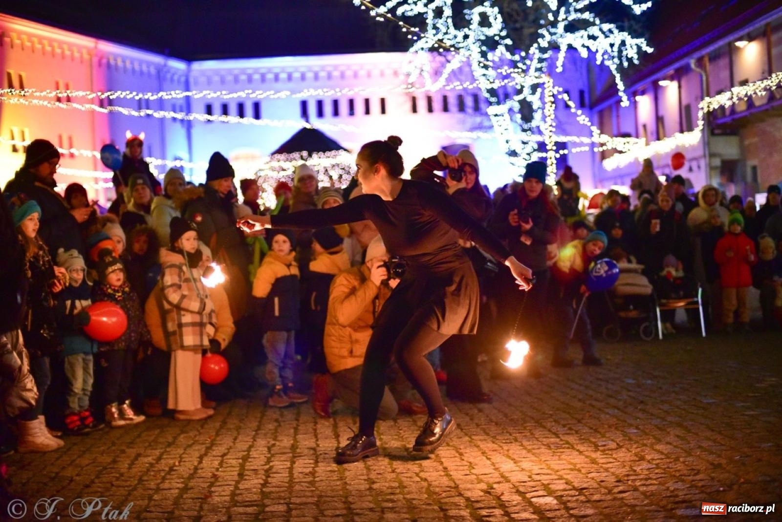 Zdjęcie w galerii na portalu naszraciborz.pl: Bajkowy zamek 2024 za nami. Cztery weekendy przedświątecznej zabawy w dawnej siedzibie Piastów wiadomości z regionu