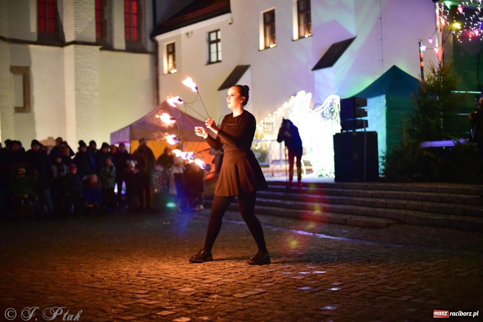Zdjęcie w galerii na portalu naszraciborz.pl: Bajkowy zamek 2024 za nami. Cztery weekendy przedświątecznej zabawy w dawnej siedzibie Piastów wiadomości z regionu