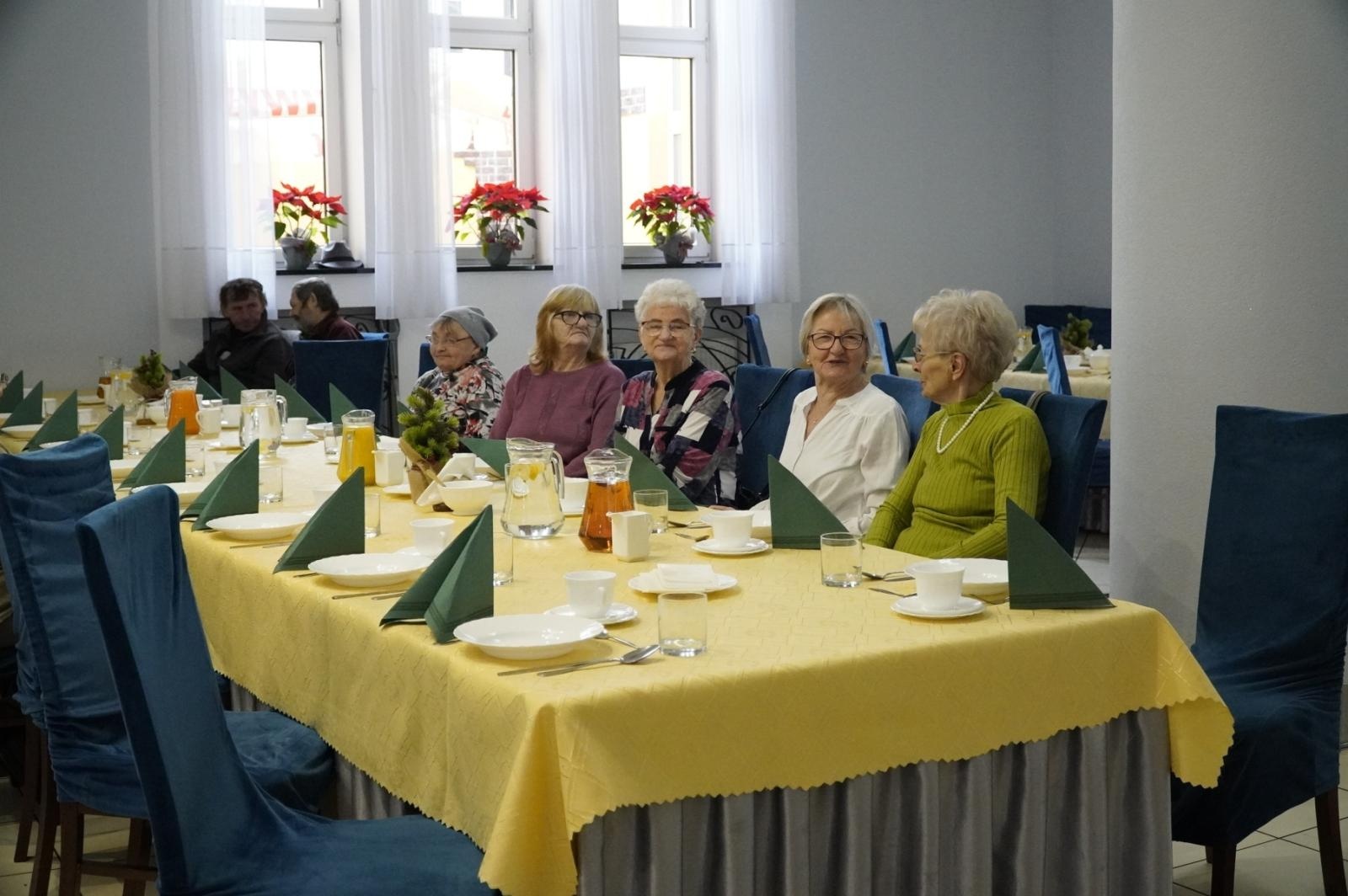 Zdjęcie w galerii na portalu naszraciborz.pl: Spotkanie wigilijne dla osób samotnych w Raciborzu wiadomości z regionu