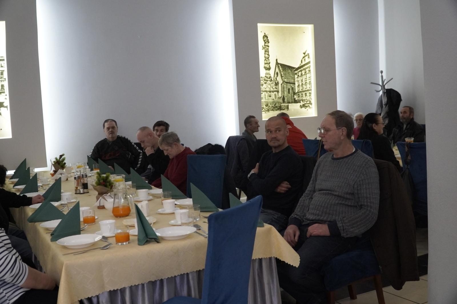 Zdjęcie w galerii na portalu naszraciborz.pl: Spotkanie wigilijne dla osób samotnych w Raciborzu wiadomości z regionu