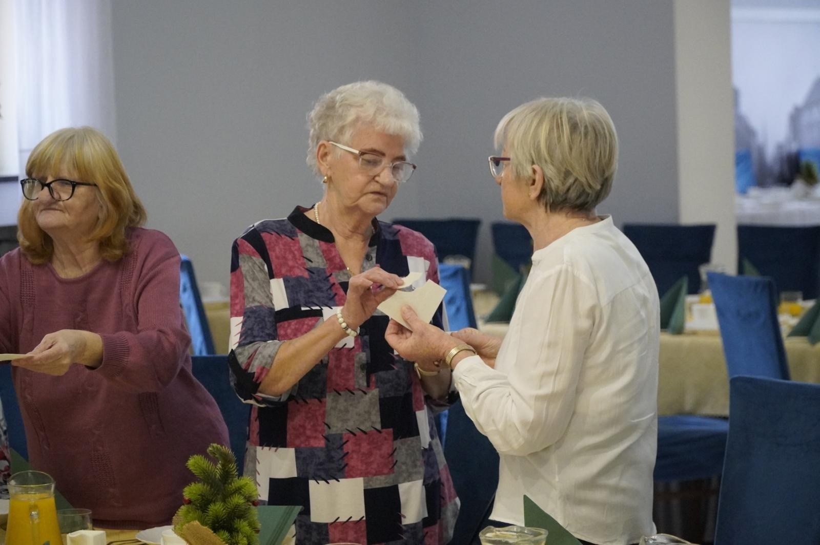 Zdjęcie w galerii na portalu naszraciborz.pl: Spotkanie wigilijne dla osób samotnych w Raciborzu wiadomości z regionu