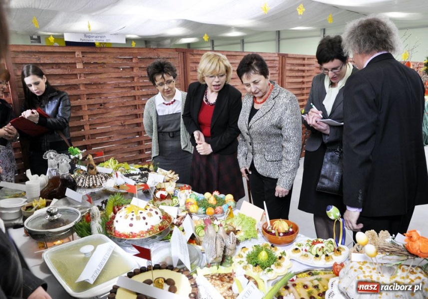 Zdjęcie w galerii na portalu naszraciborz.pl: W Pietrowicach serwowano super jadło wiadomości z regionu