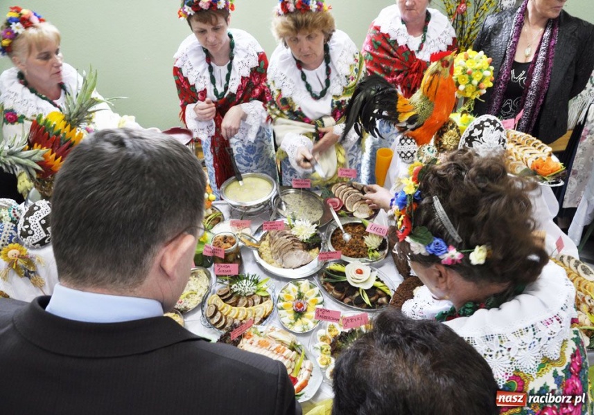 Zdjęcie w galerii na portalu naszraciborz.pl: W Pietrowicach serwowano super jadło wiadomości z regionu