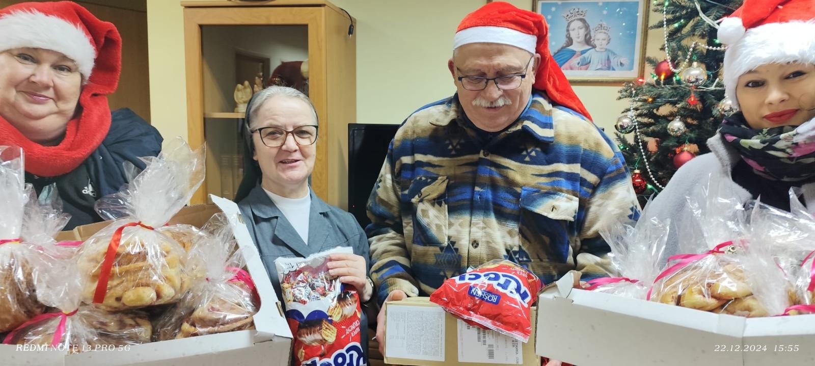 Zdjęcie w galerii na portalu naszraciborz.pl: Zakończyła się coroczna akcja charytatywna na rzecz Domu Samotnej Matki Maja i Domu dla Dzieci w Pogrzebieniu wiadomości z regionu