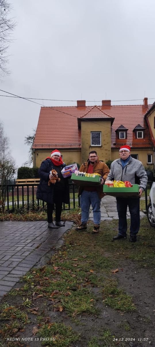 Zdjęcie w galerii na portalu naszraciborz.pl: Zakończyła się coroczna akcja charytatywna na rzecz Domu Samotnej Matki Maja i Domu dla Dzieci w Pogrzebieniu wiadomości z regionu