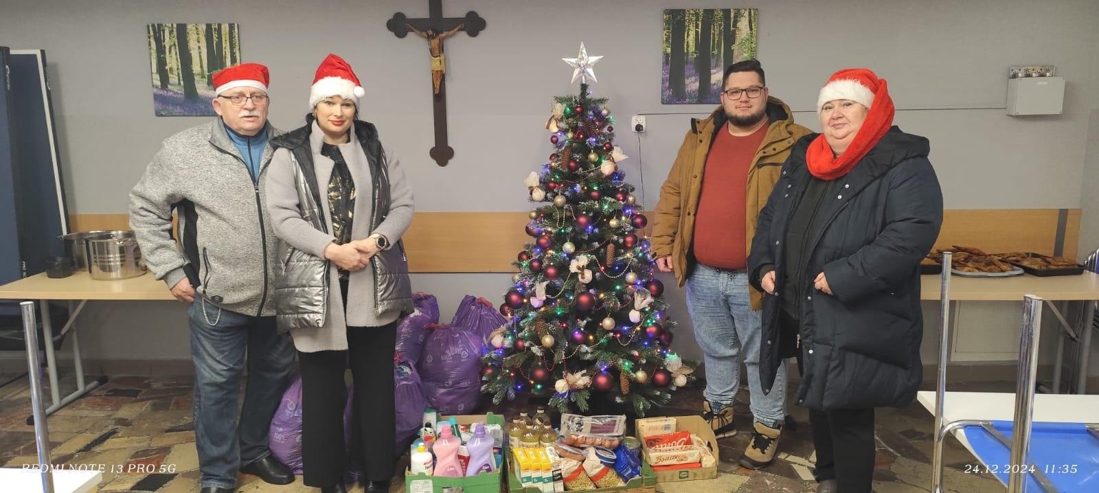 Zdjęcie w galerii na portalu naszraciborz.pl: Zakończyła się coroczna akcja charytatywna na rzecz Domu Samotnej Matki Maja i Domu dla Dzieci w Pogrzebieniu wiadomości z regionu