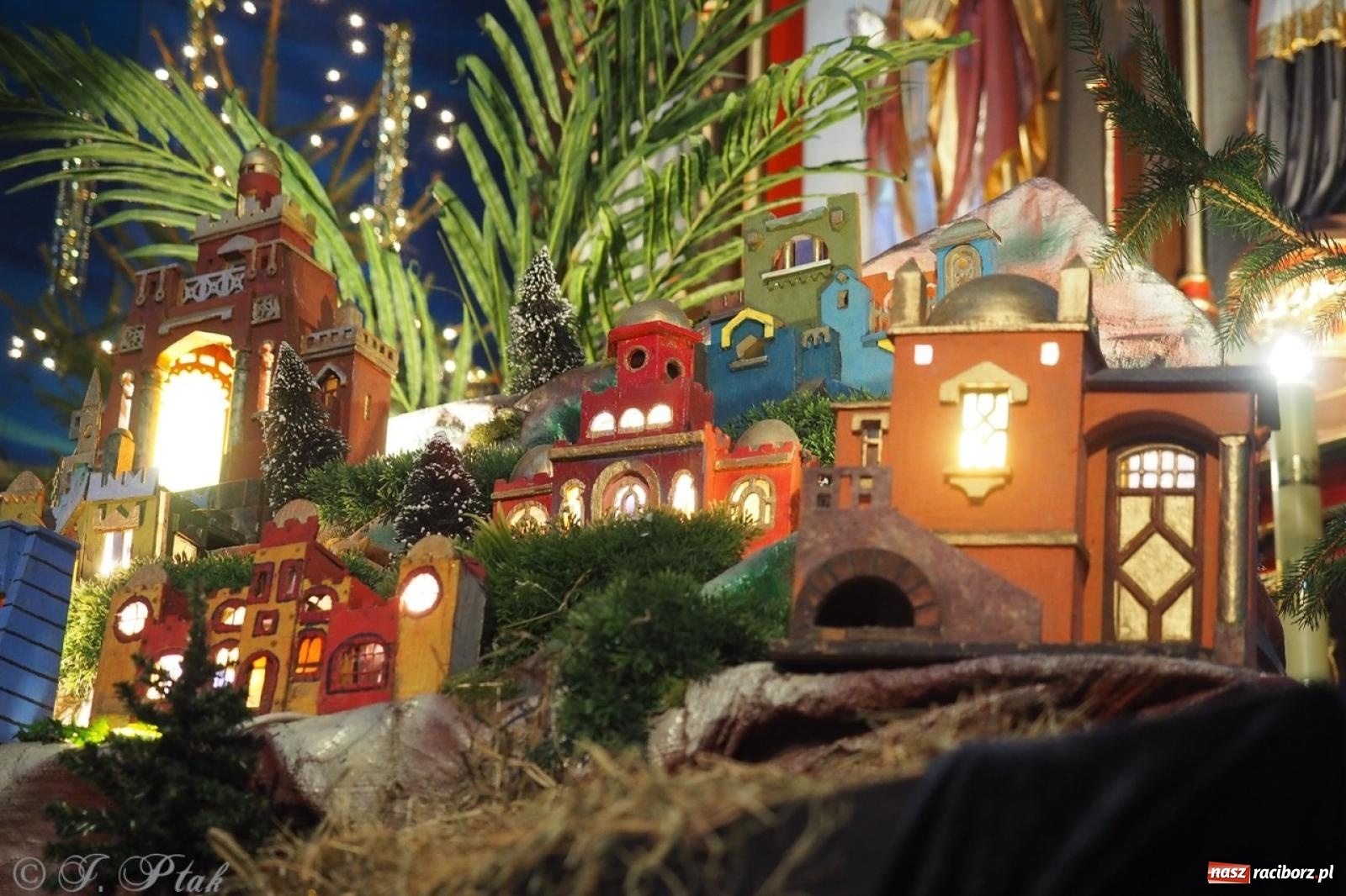 Zdjęcie w galerii na portalu naszraciborz.pl: Tradycja szopek bożonarodzeniowych w raciborskich kościołach [FOTO] wiadomości z regionu