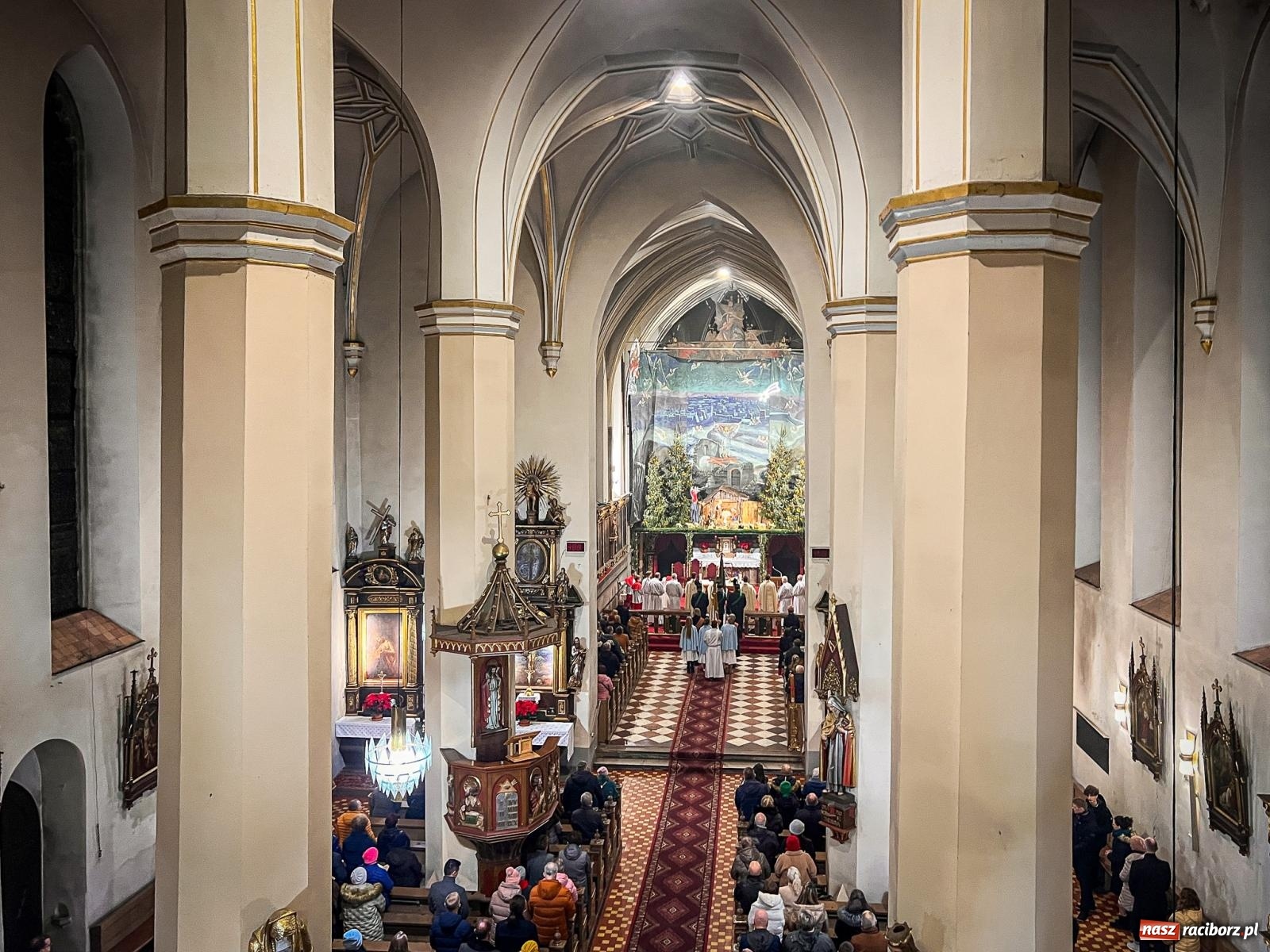 Zdjęcie w galerii na portalu naszraciborz.pl: Cicha noc, święta noc z raciborskiej fary [WIDEO] wiadomości z regionu