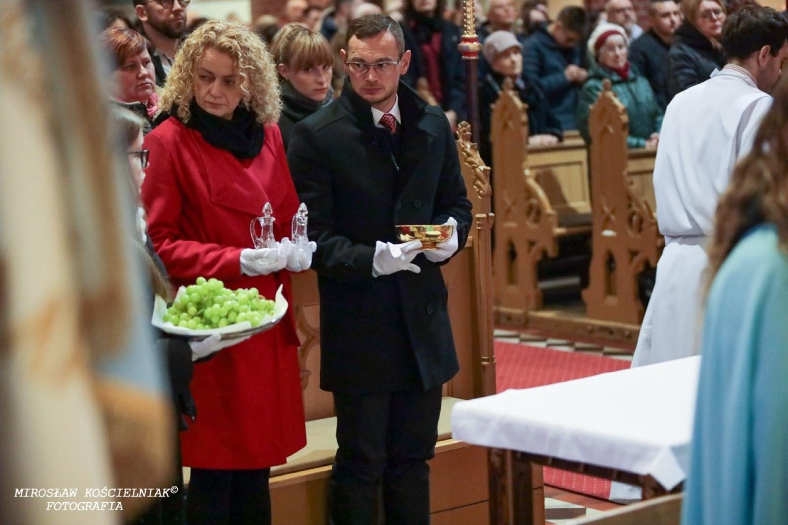 Zdjęcie w galerii na portalu naszraciborz.pl: Pasterka w Starej Wsi: Wspólne świętowanie w kościele św. Mikołaja wiadomości z regionu