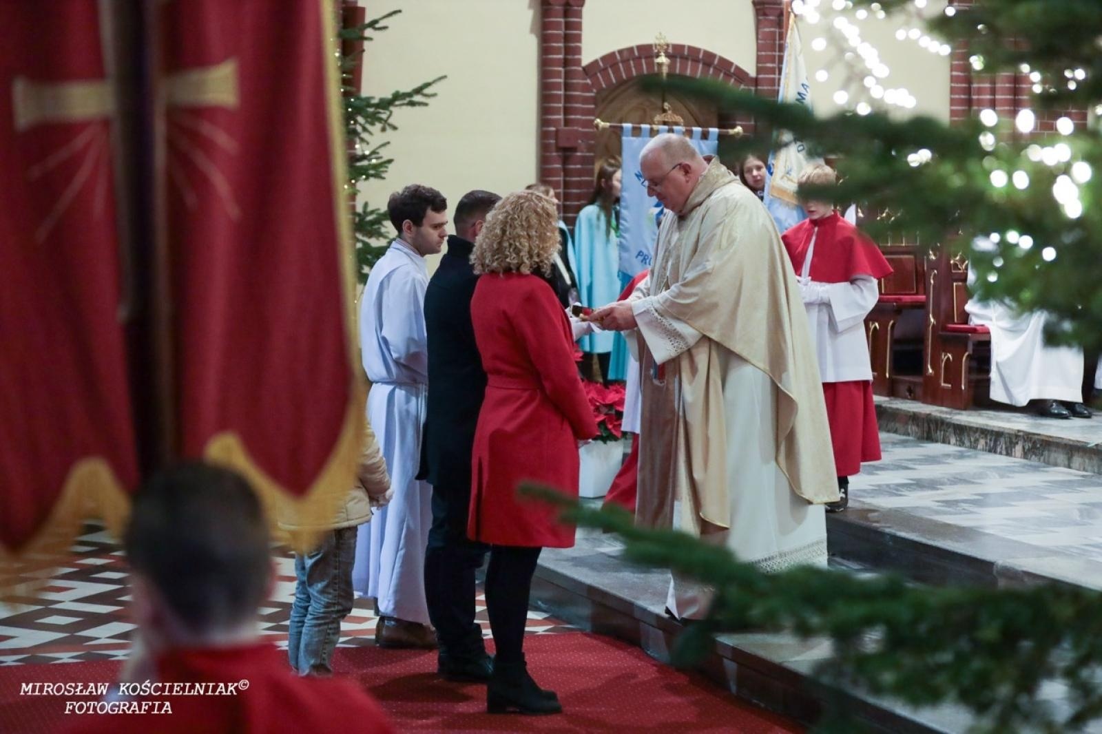 Zdjęcie w galerii na portalu naszraciborz.pl: Pasterka w Starej Wsi: Wspólne świętowanie w kościele św. Mikołaja wiadomości z regionu