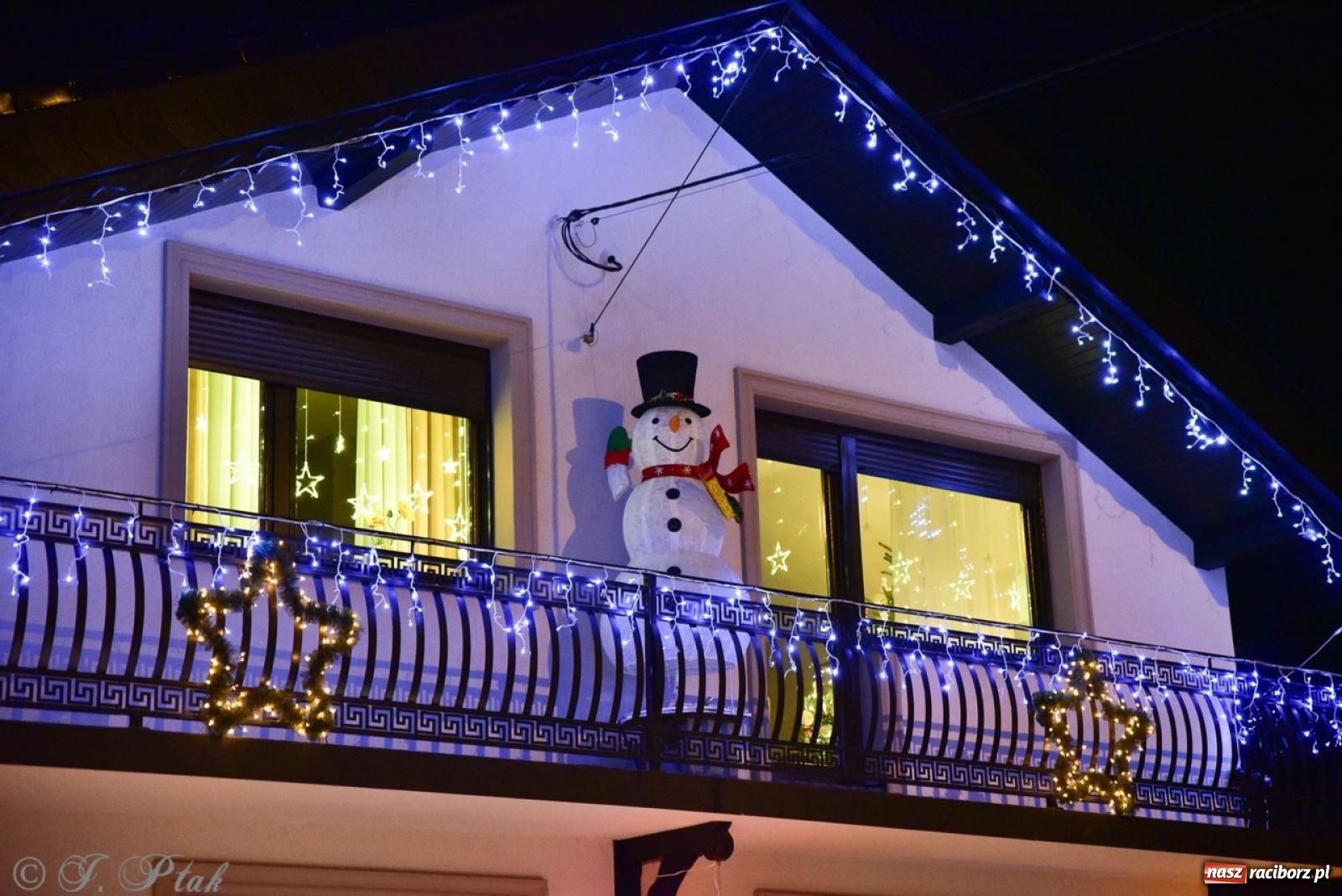 Zdjęcie w galerii na portalu naszraciborz.pl: Śląskie Griswoldowo, czyli Nowa Wioska zaprasza do świątecznego świata iluminacji wiadomości z regionu