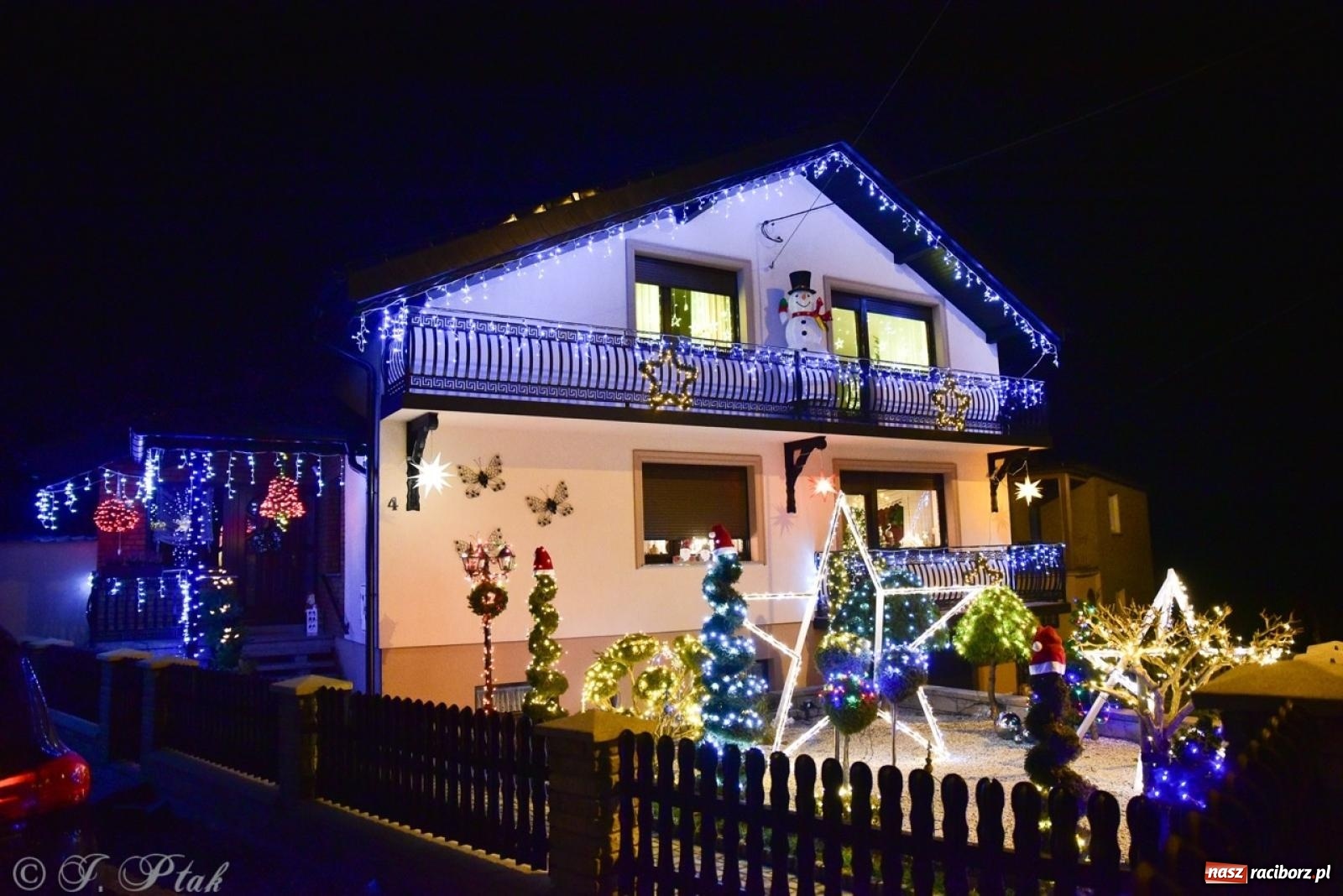 Zdjęcie w galerii na portalu naszraciborz.pl: Śląskie Griswoldowo, czyli Nowa Wioska zaprasza do świątecznego świata iluminacji wiadomości z regionu