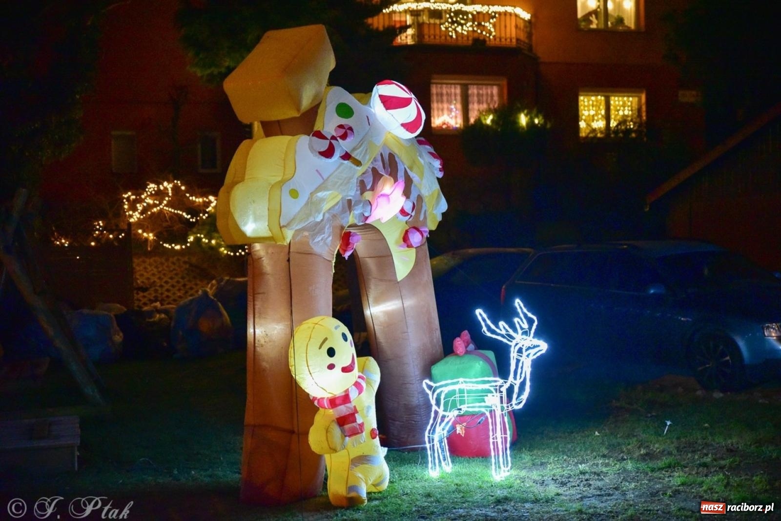 Zdjęcie w galerii na portalu naszraciborz.pl: Śląskie Griswoldowo, czyli Nowa Wioska zaprasza do świątecznego świata iluminacji wiadomości z regionu