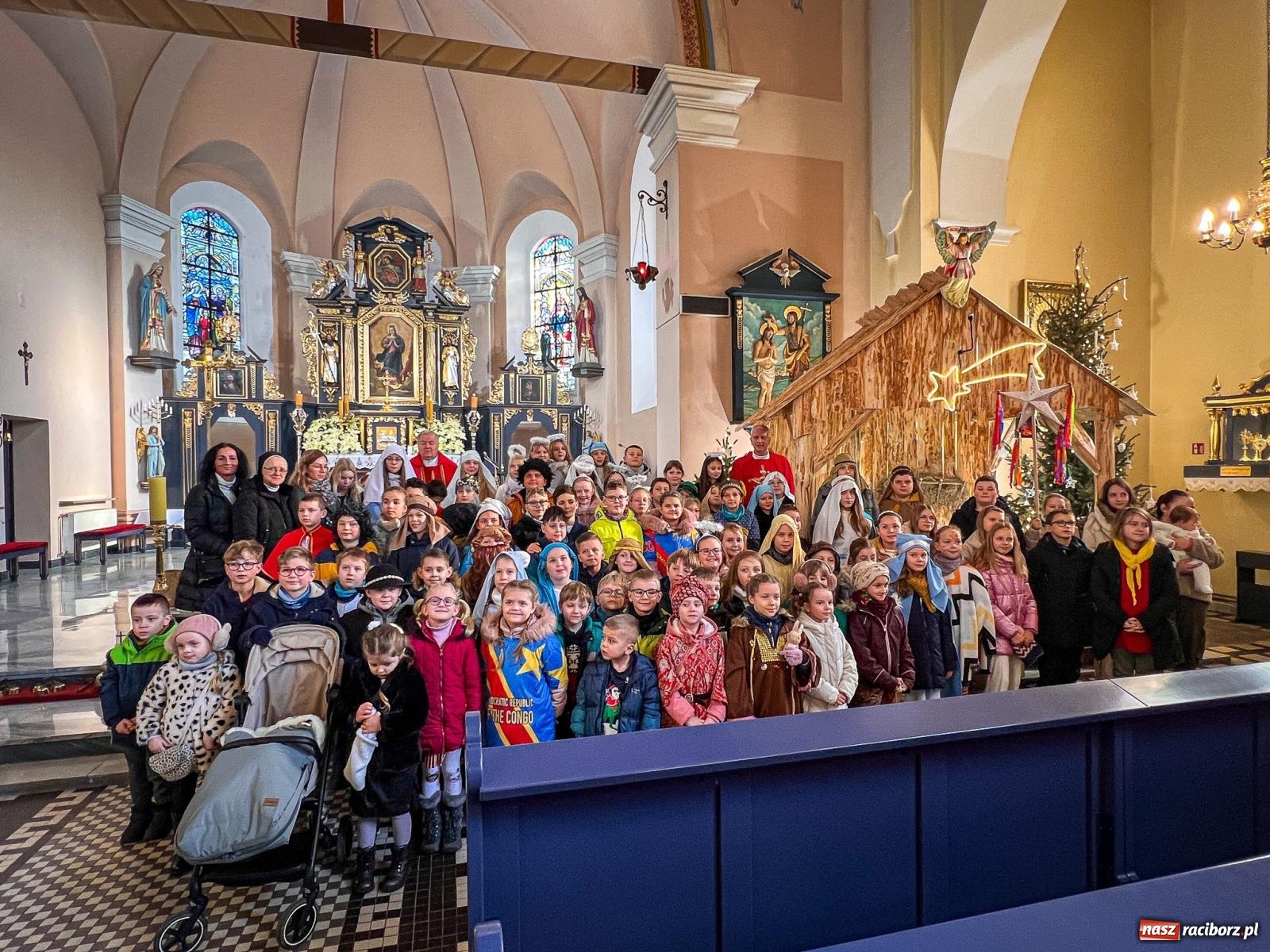Zdjęcie w galerii na portalu naszraciborz.pl: Mali kolędnicy misyjni z Raciborza wsparli Papieskie Dzieło Misyjne. Zebrali 25 tys. zł wiadomości z regionu