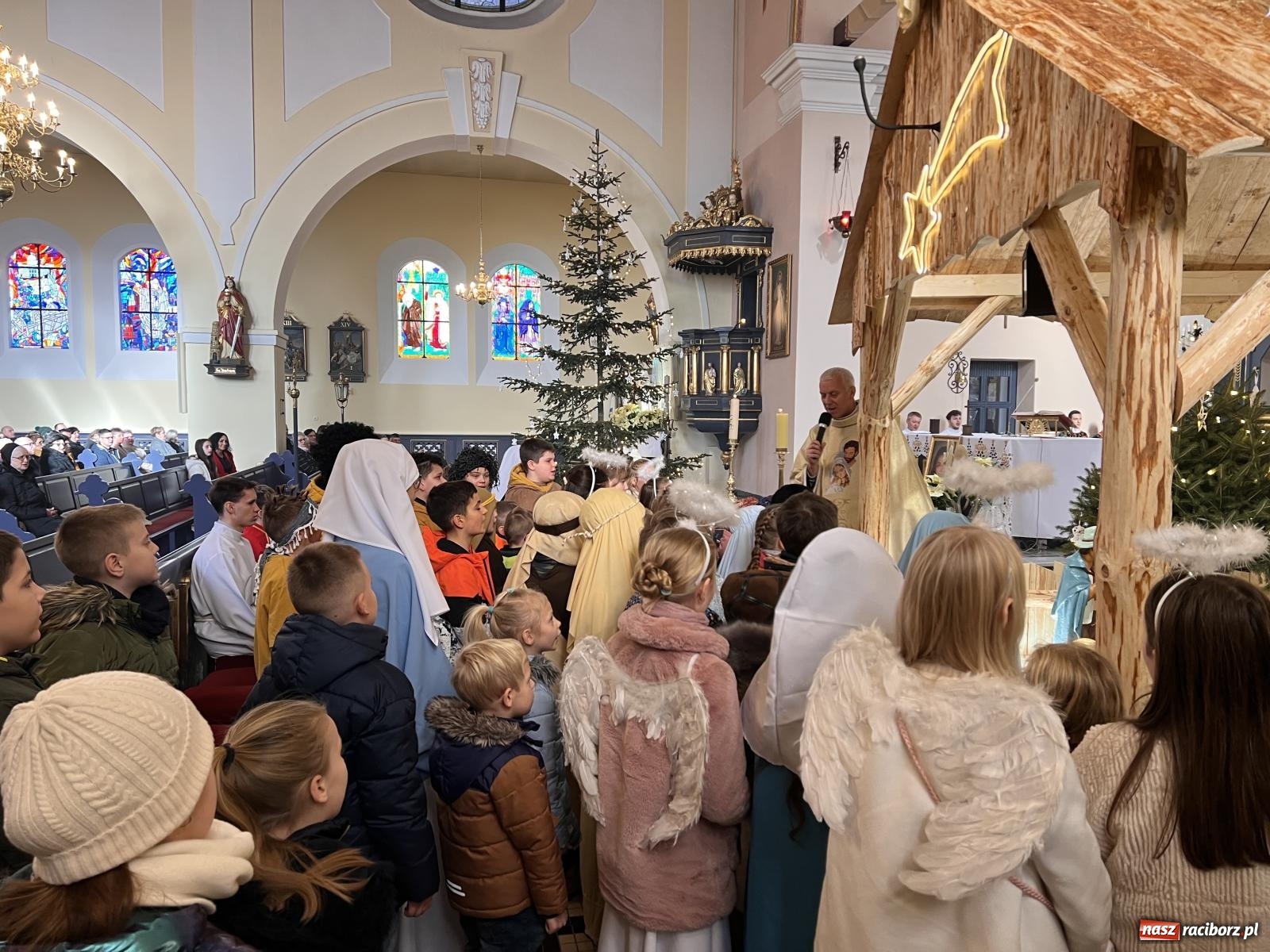 Zdjęcie w galerii na portalu naszraciborz.pl: Mali kolędnicy misyjni z Raciborza wsparli Papieskie Dzieło Misyjne. Zebrali 25 tys. zł wiadomości z regionu