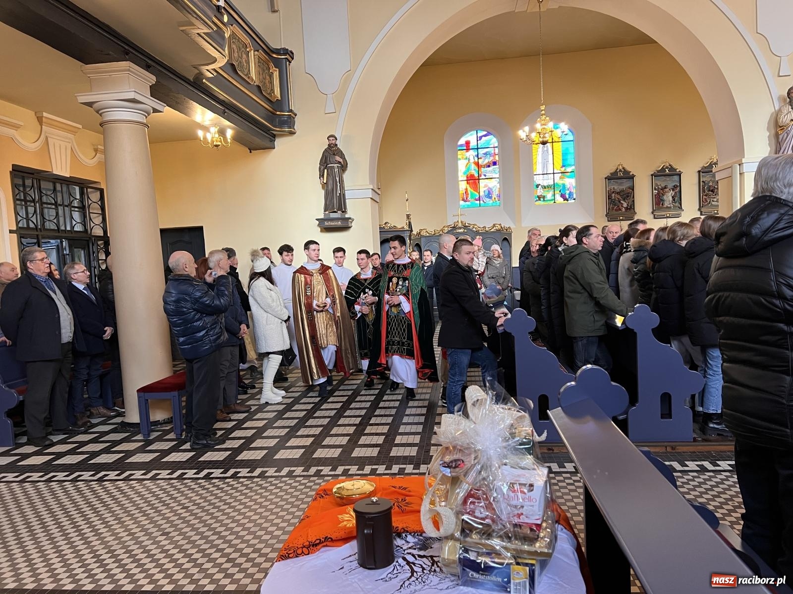 Zdjęcie w galerii na portalu naszraciborz.pl: Mali kolędnicy misyjni z Raciborza wsparli Papieskie Dzieło Misyjne. Zebrali 25 tys. zł wiadomości z regionu