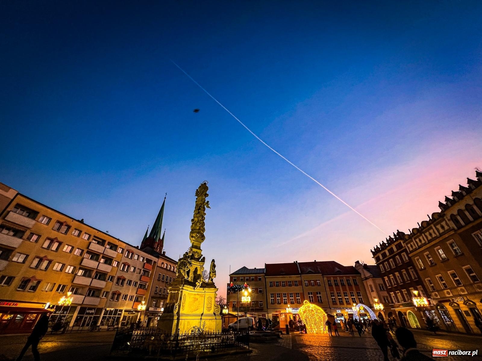 Zdjęcie w galerii na portalu naszraciborz.pl: Wspólne kolędowanie na raciborskim rynku wiadomości z regionu