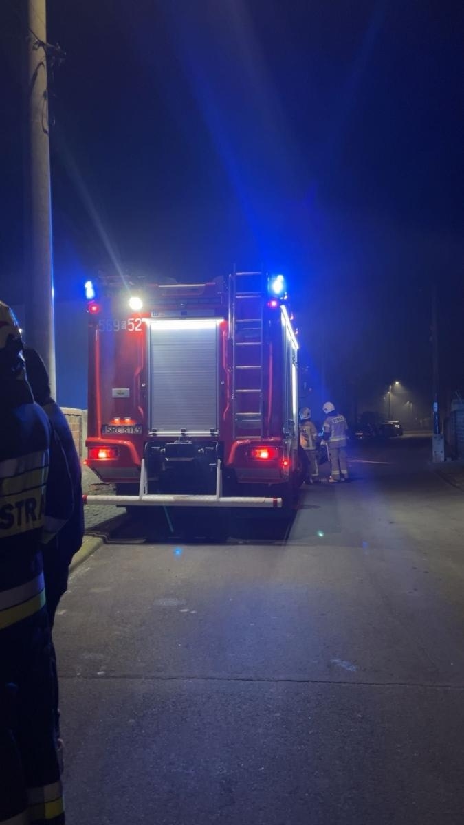 Zdjęcie w galerii na portalu naszraciborz.pl: Raport 998. Alarmy z czujek i plama na jezdni wiadomości z regionu