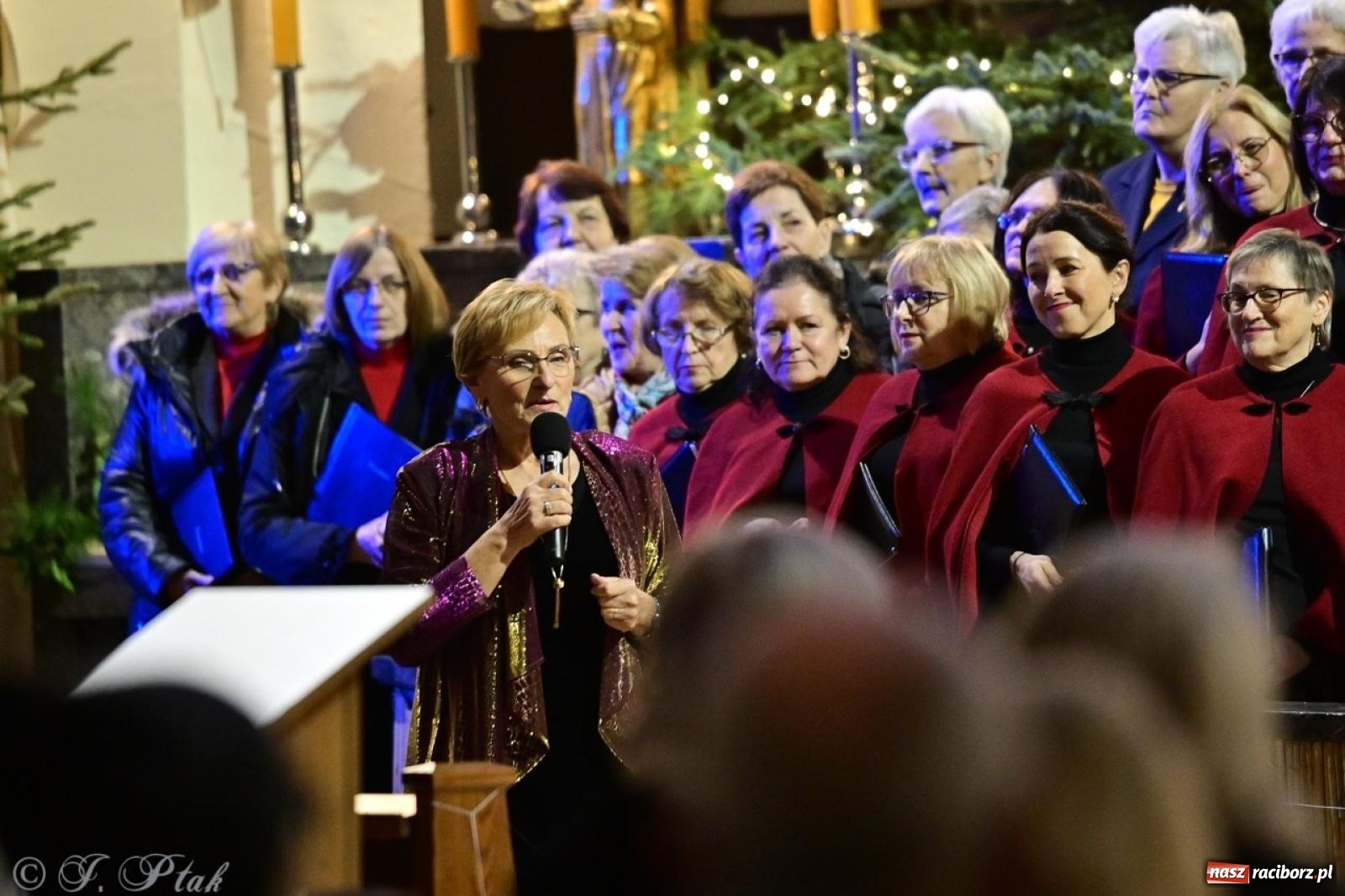 Zdjęcie w galerii na portalu naszraciborz.pl: Wieczór Kolęd i Pastorałek w Raciborzu – przepiękny koncert w okrąglaku w świątecznej atmosferze wiadomości z regionu