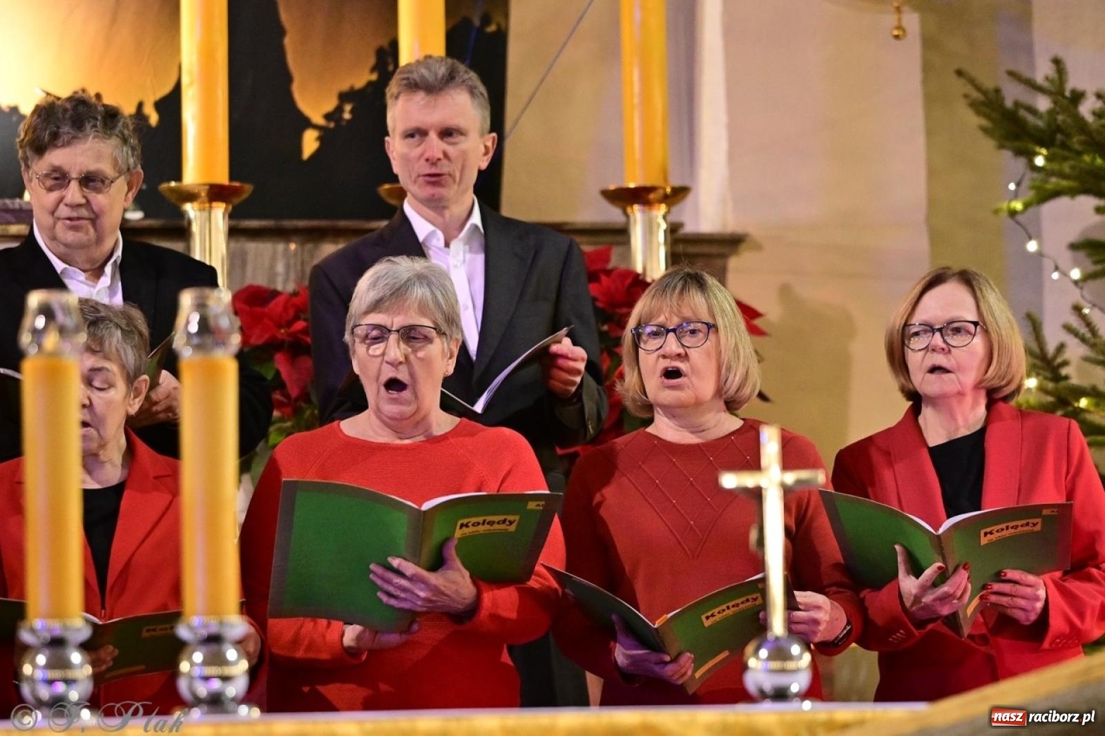 Zdjęcie w galerii na portalu naszraciborz.pl: Wieczór Kolęd i Pastorałek w Raciborzu – przepiękny koncert w okrąglaku w świątecznej atmosferze wiadomości z regionu