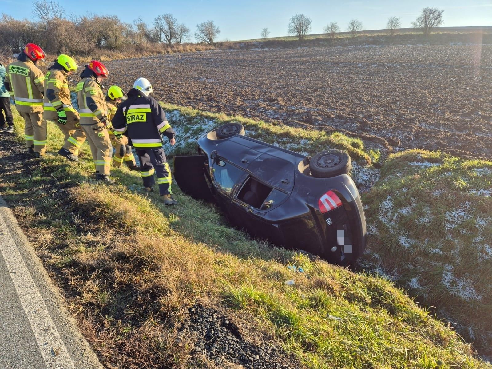 Zdjęcie w galerii na portalu naszraciborz.pl: Dachowania w Borucinie i Kornowacu. Policja apeluje o ostrożność [FOTO] wiadomości z regionu