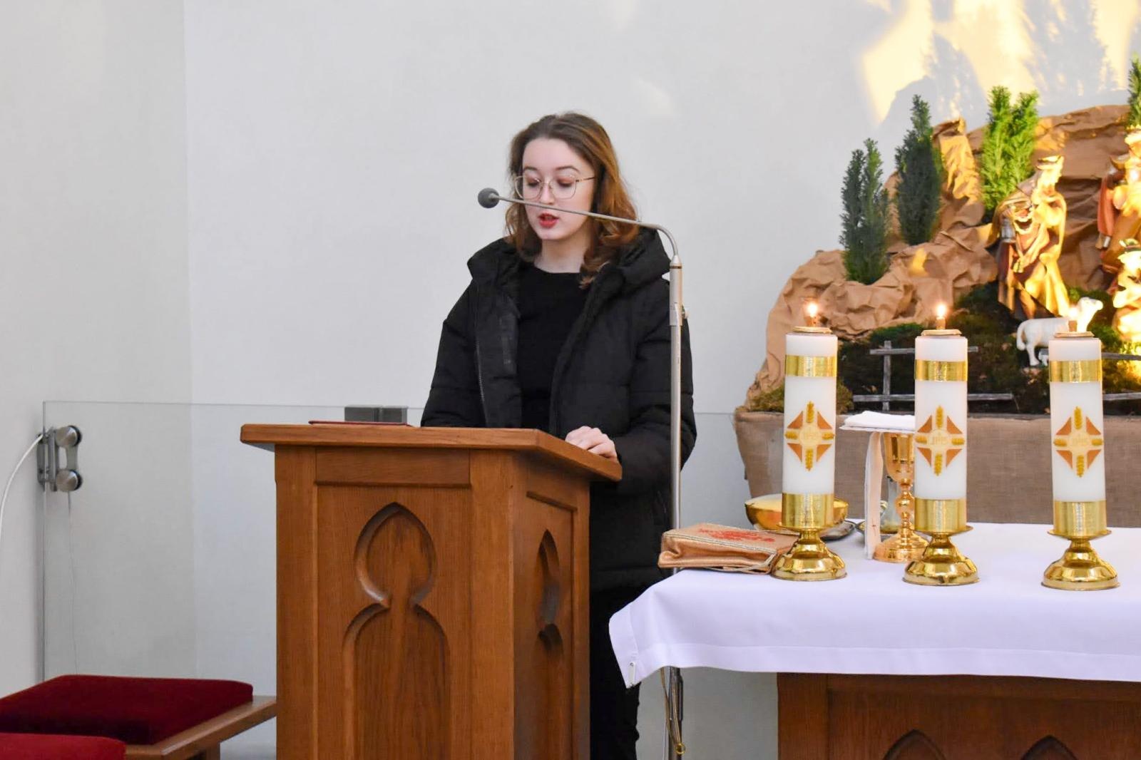 Zdjęcie w galerii na portalu naszraciborz.pl: W zamkowej kaplicy wspomniano jej patrona, św. Tomasza Becketa wiadomości z regionu