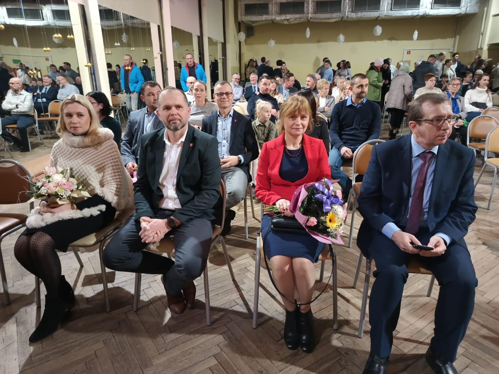 Zdjęcie w galerii na portalu naszraciborz.pl: Śląsko-morawskie pogranicze doczekało się kolejnej książki, tym razem dr Marceli Szymańskiej wiadomości z regionu