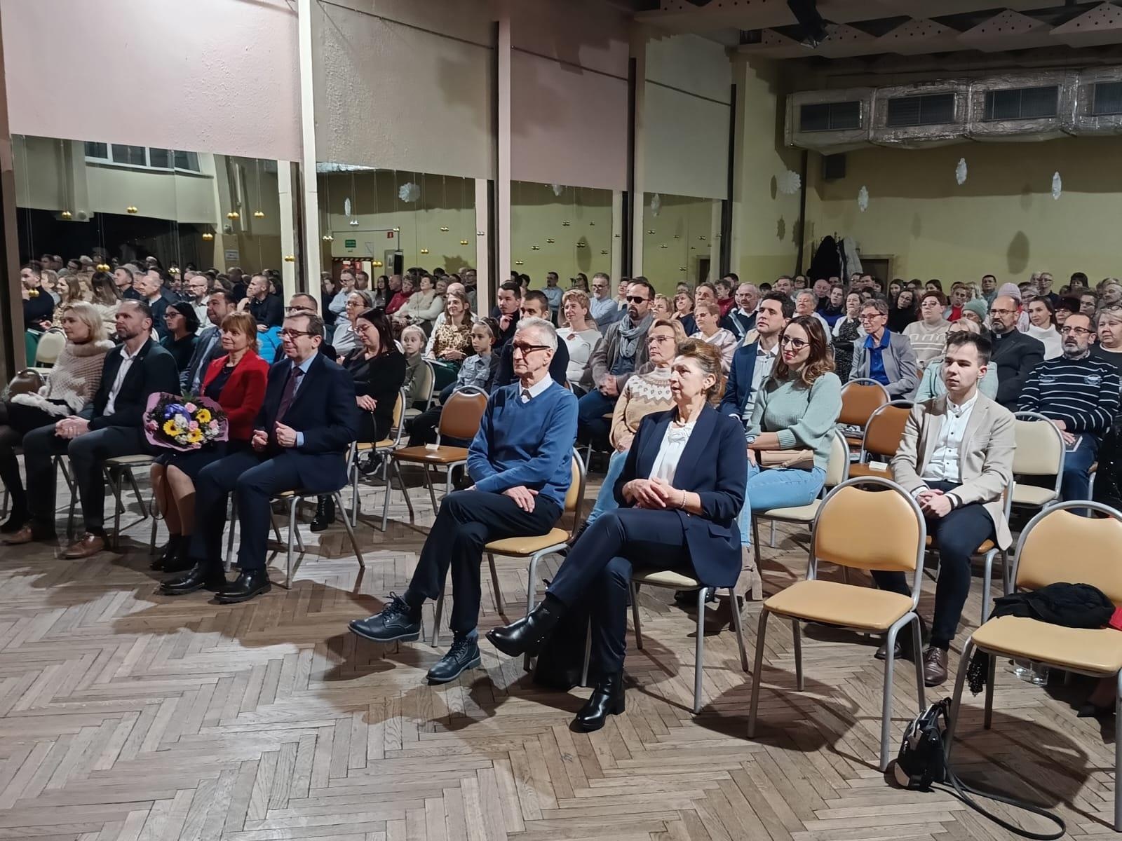 Zdjęcie w galerii na portalu naszraciborz.pl: Śląsko-morawskie pogranicze doczekało się kolejnej książki, tym razem dr Marceli Szymańskiej wiadomości z regionu