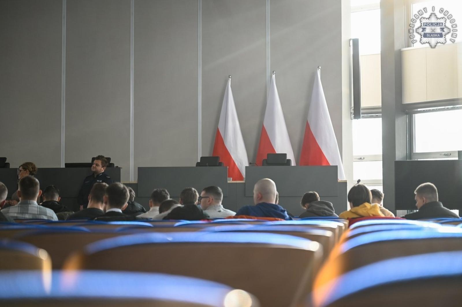Zdjęcie w galerii na portalu naszraciborz.pl: Śląska policja zadowolona z naborów. Ponad dwustu nowych funkcjonariuszy wiadomości z regionu