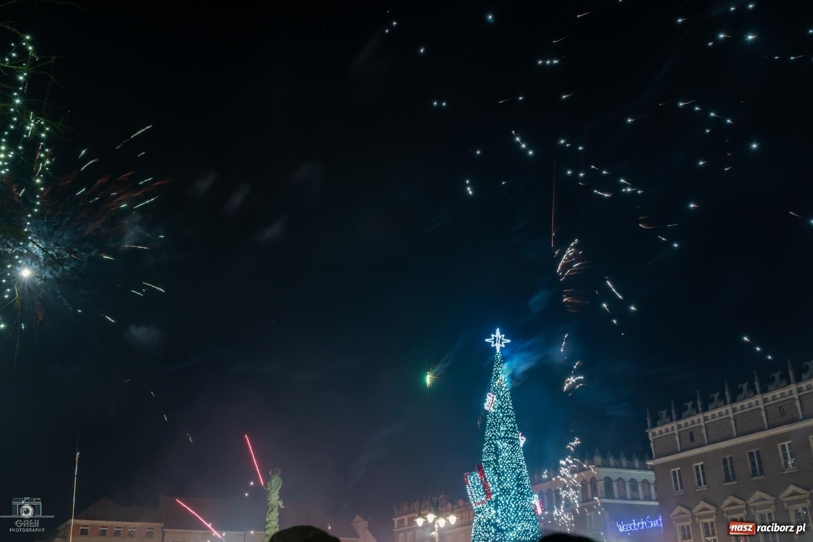 Zdjęcie w galerii na portalu naszraciborz.pl: Noc sylwestrowa w Raciborzu wiadomości z regionu