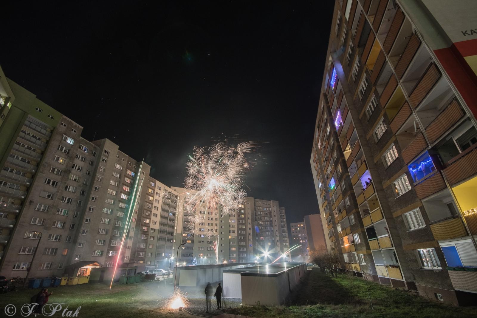 Zdjęcie w galerii na portalu naszraciborz.pl: Noc sylwestrowa w Raciborzu wiadomości z regionu