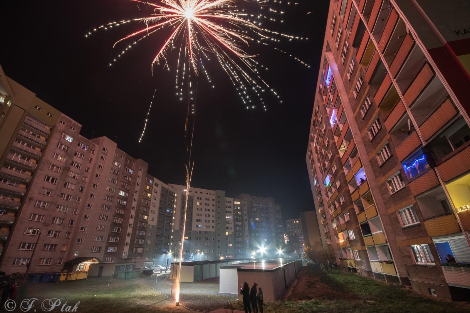 Zdjęcie w galerii na portalu naszraciborz.pl: Noc sylwestrowa w Raciborzu wiadomości z regionu