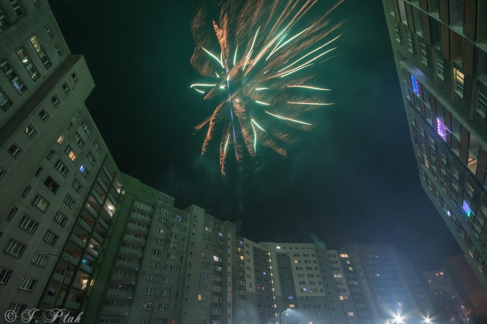 Zdjęcie w galerii na portalu naszraciborz.pl: Noc sylwestrowa w Raciborzu wiadomości z regionu