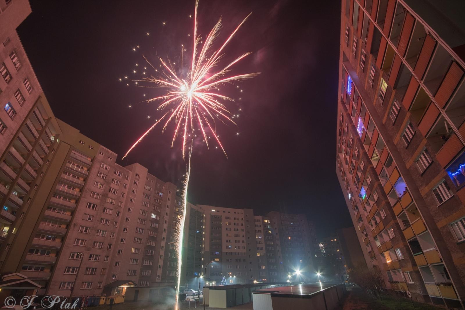 Zdjęcie w galerii na portalu naszraciborz.pl: Noc sylwestrowa w Raciborzu wiadomości z regionu