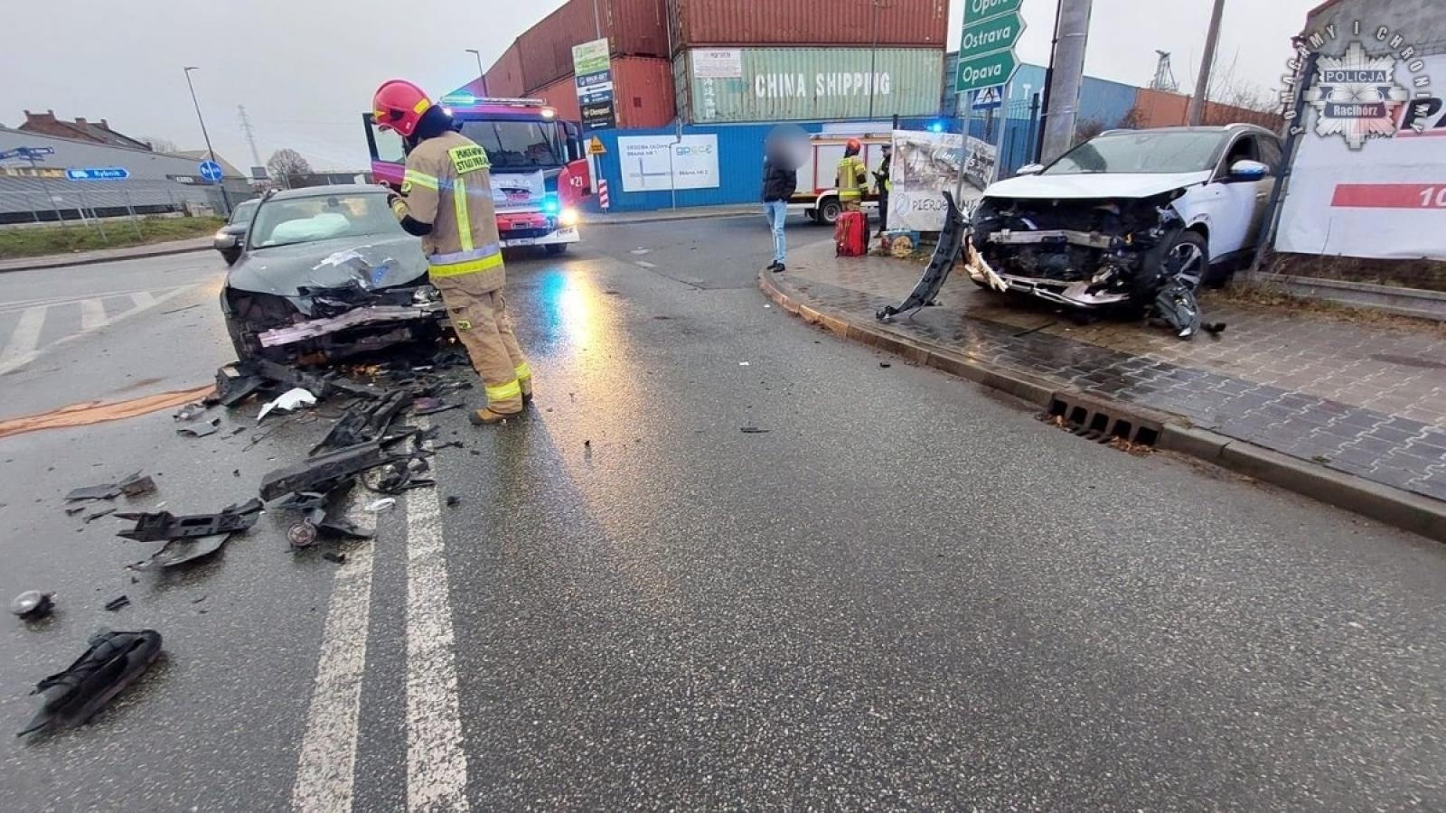 Zdjęcie w galerii na portalu naszraciborz.pl: Zderzenie na Łąkowej. Sprawa trafi przed oblicze sądu wiadomości z regionu